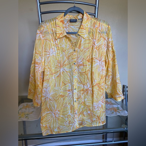 Chico's Tops - Chico’s size 3